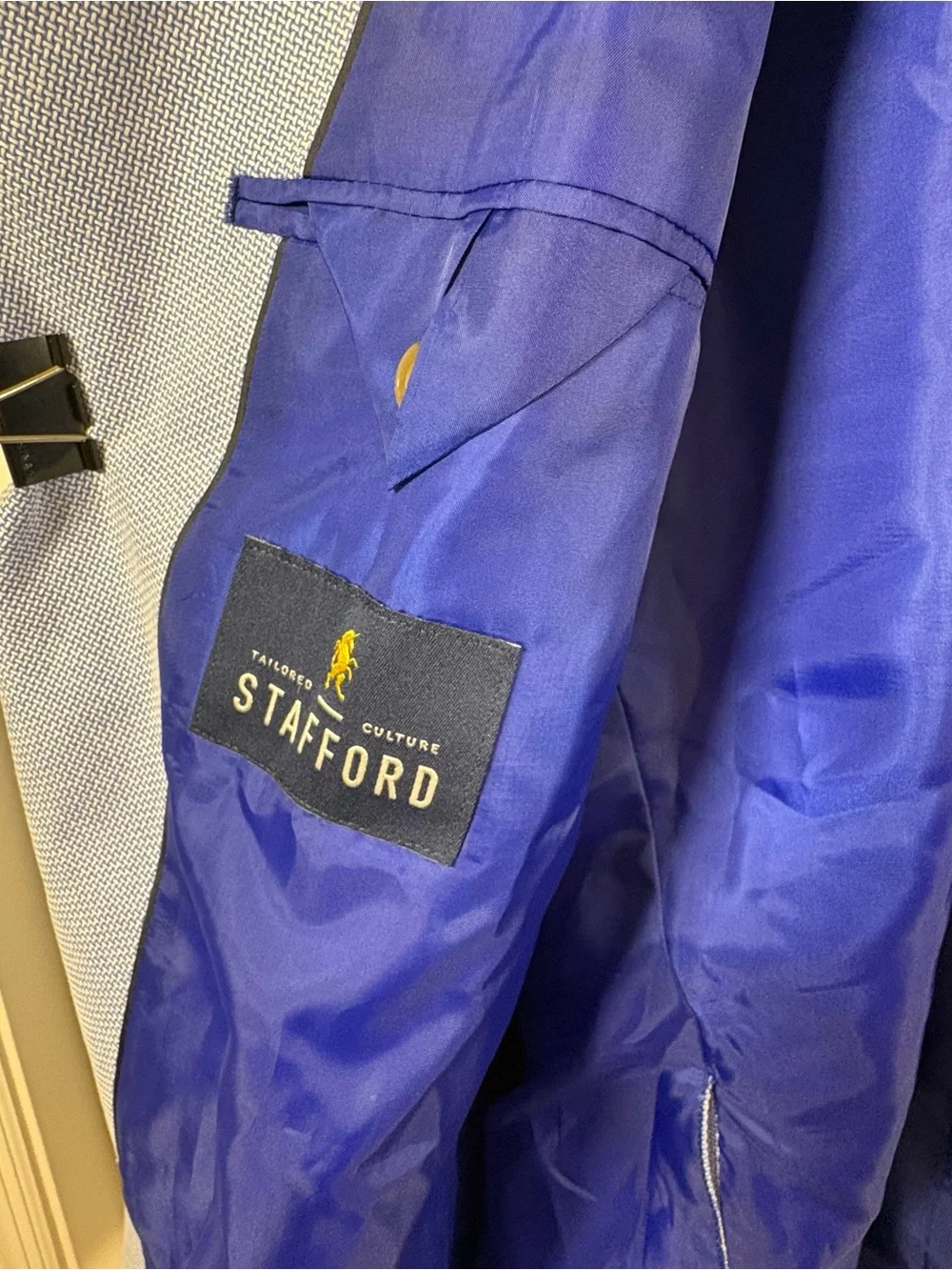 Stafford breathable texture regular